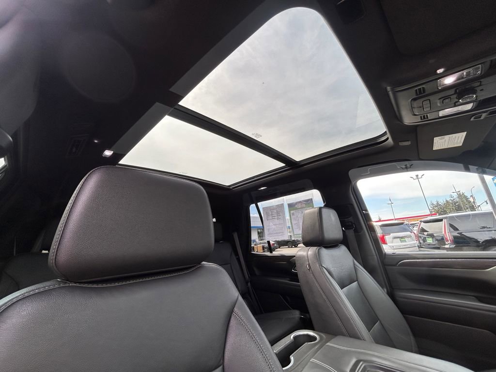 Used 2023 Chevrolet Tahoe Z71 w/ Luxury Package AWD/4WD image 27