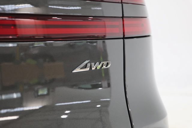 Used 2026 Genesis GV70 2.5T Advanced AWD/4WD image 13