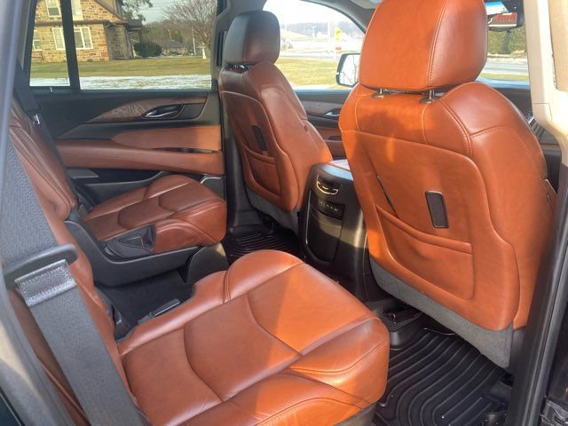 Used 2018 Cadillac Escalade Premium Luxury image 27