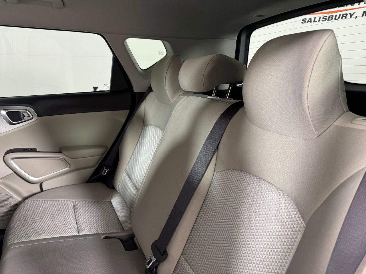 Used 2025 Kia Soul LX w/ LX Technology Package FWD image 24