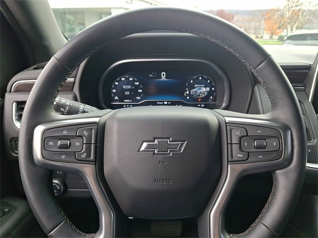 Used 2023 Chevrolet Suburban Z71 w/ Luxury Package image 22