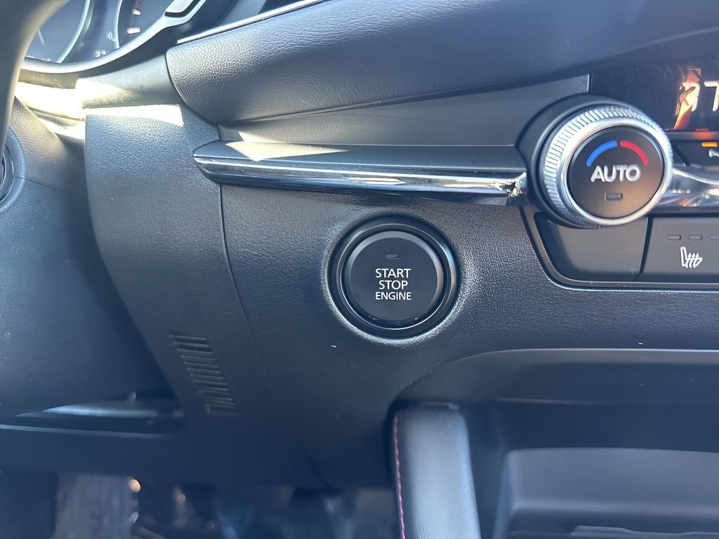 Used 2025 MAZDA MAZDA3 s image 22