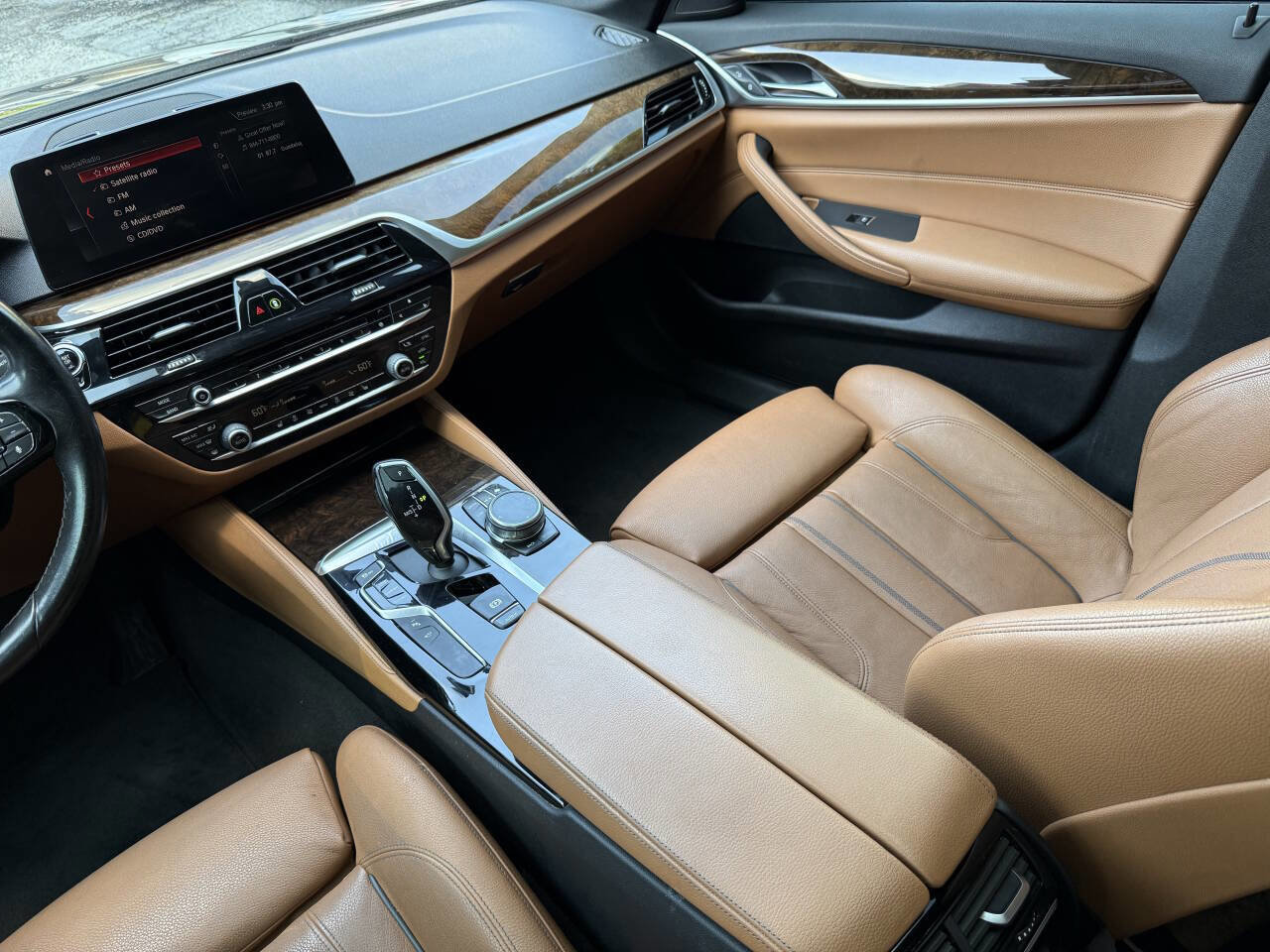 Used 2019 BMW 530i w/ Luxury Package RWD image 14