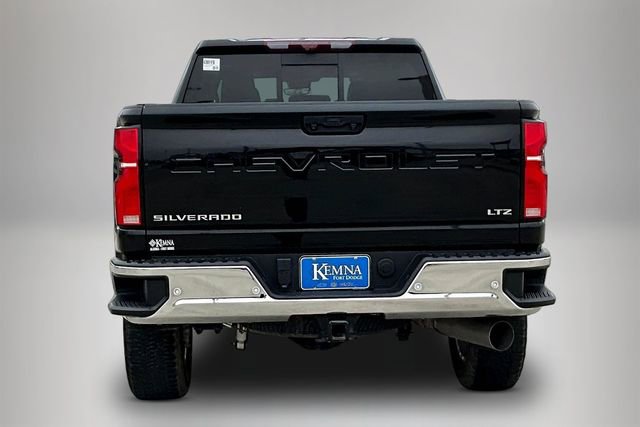 Used 2024 Chevrolet Silverado 2500 LTZ w/ LTZ Premium Package AWD/4WD image 5