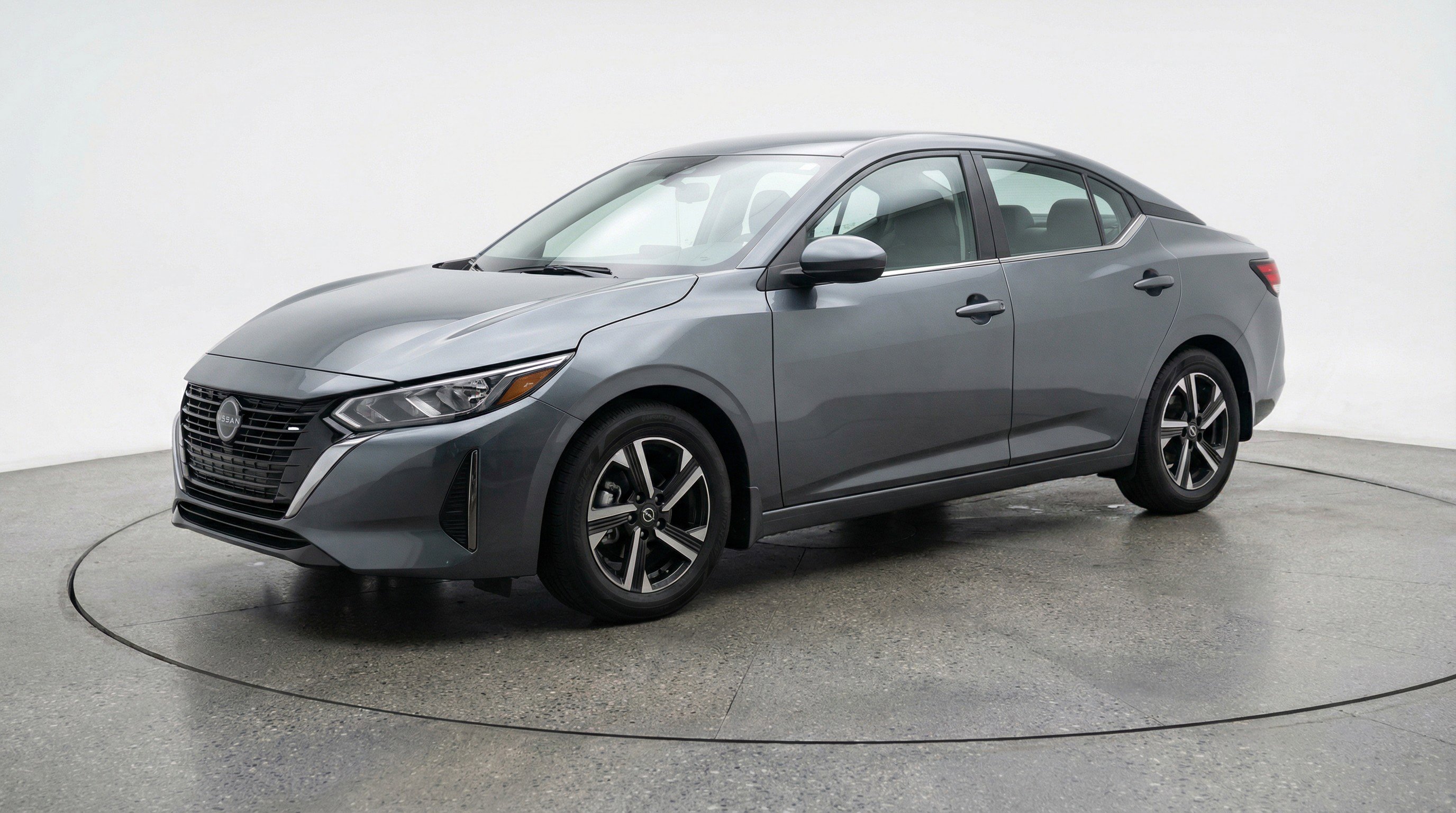 Used 2025 Nissan Sentra SV image 3