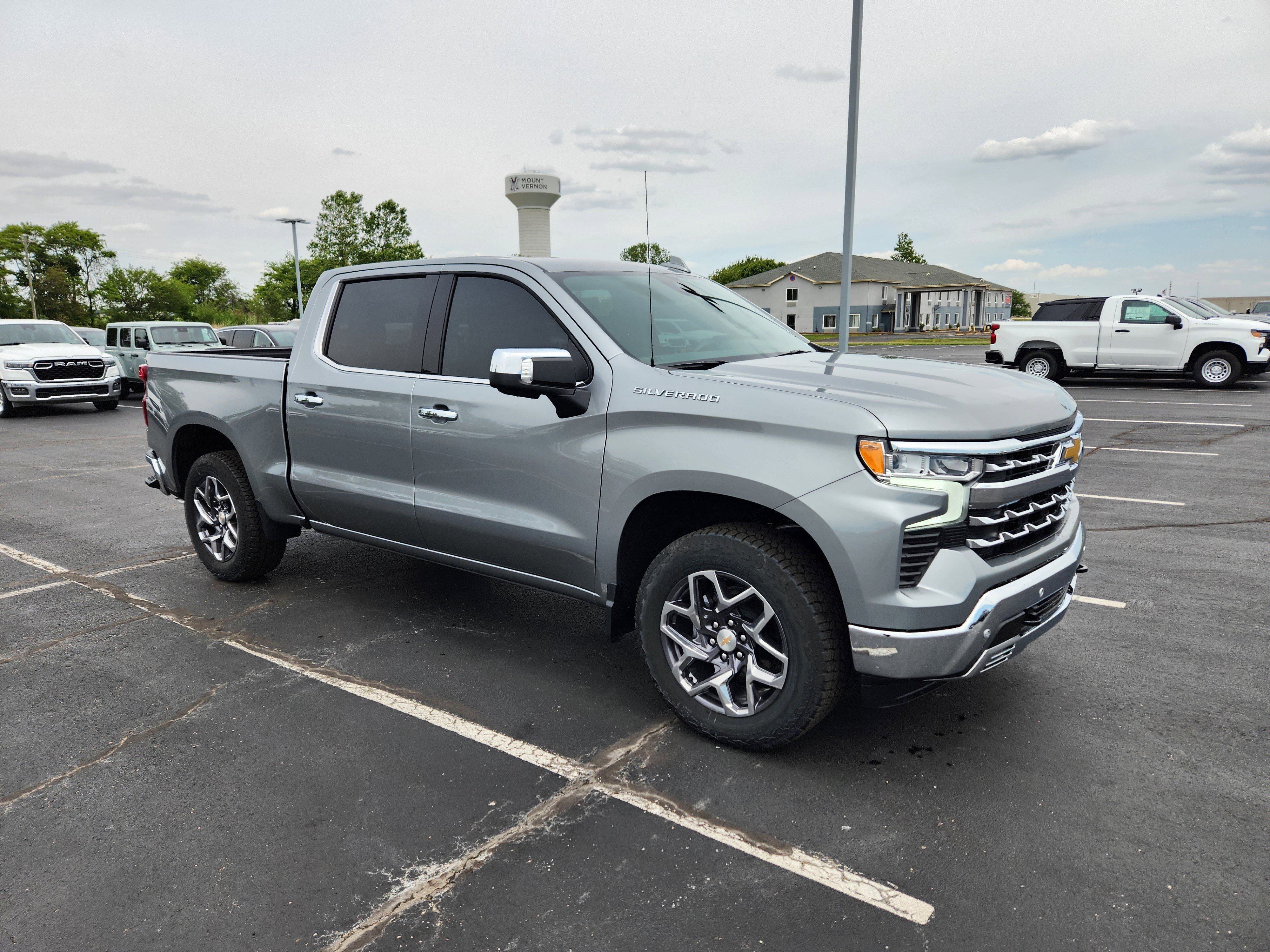 Used 2026 Chevrolet Silverado 1500 LTZ AWD/4WD image 9