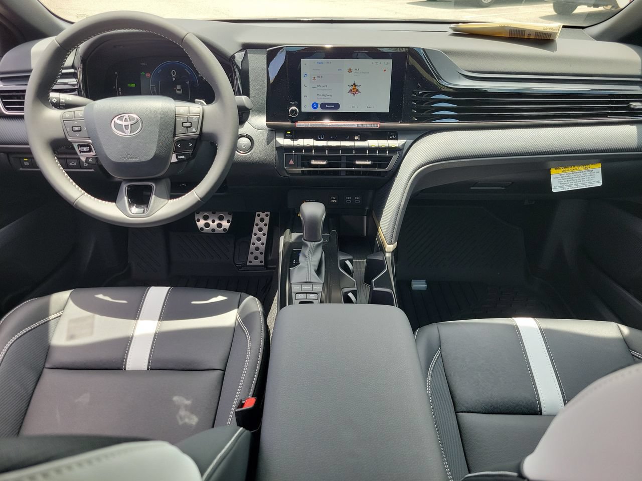 Used 2026 Toyota Camry SE FWD image 13