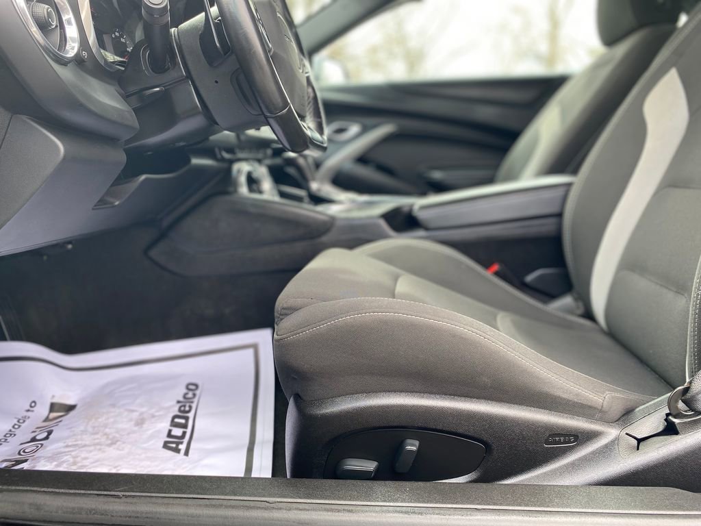 Used 2020 Chevrolet Camaro LT image 16