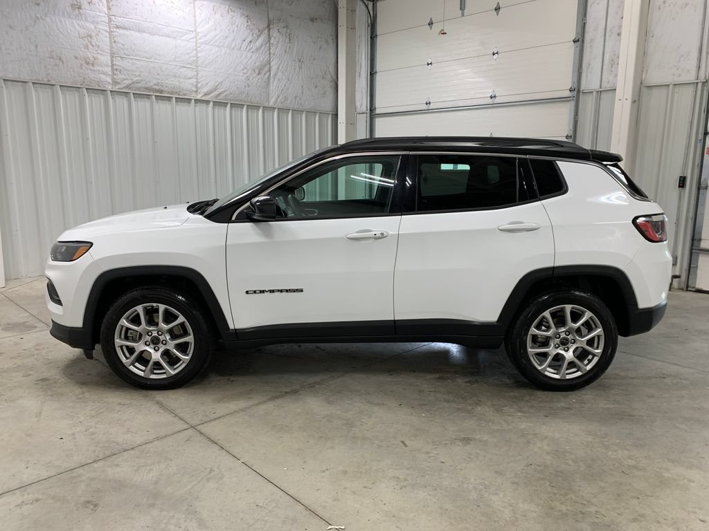 Used 2025 Jeep Compass Limited AWD/4WD image 21