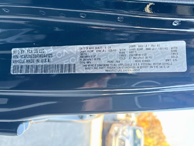 Used 2024 Jeep Wrangler Unlimited Sahara AWD/4WD image 32