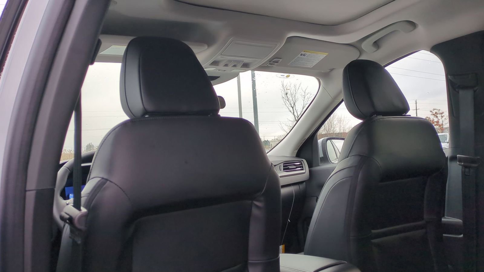 New 2026 Ford Escape SE w/ Class II Trailer Tow Package image 18