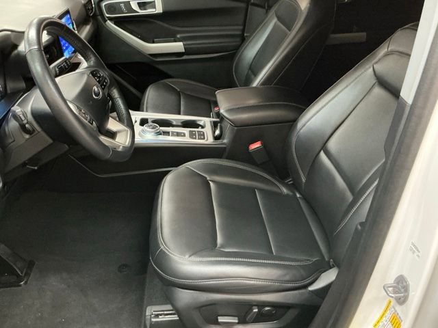 Used 2023 Ford Explorer XLT w/ Equipment Group 202A image 12