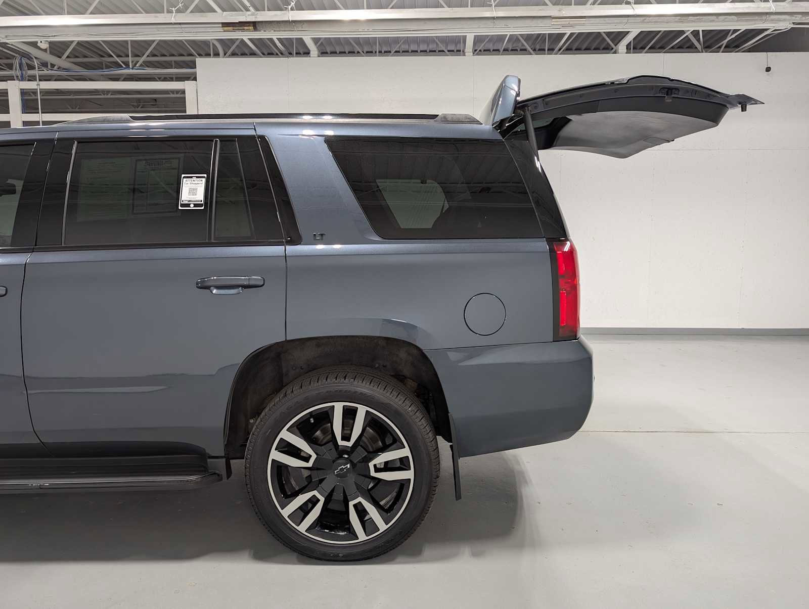 Used 2019 Chevrolet Tahoe LT w/ RST Edition AWD/4WD image 11