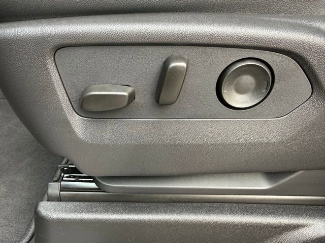 Used 2025 Chevrolet Suburban Z71 w/ Comfort Package image 14