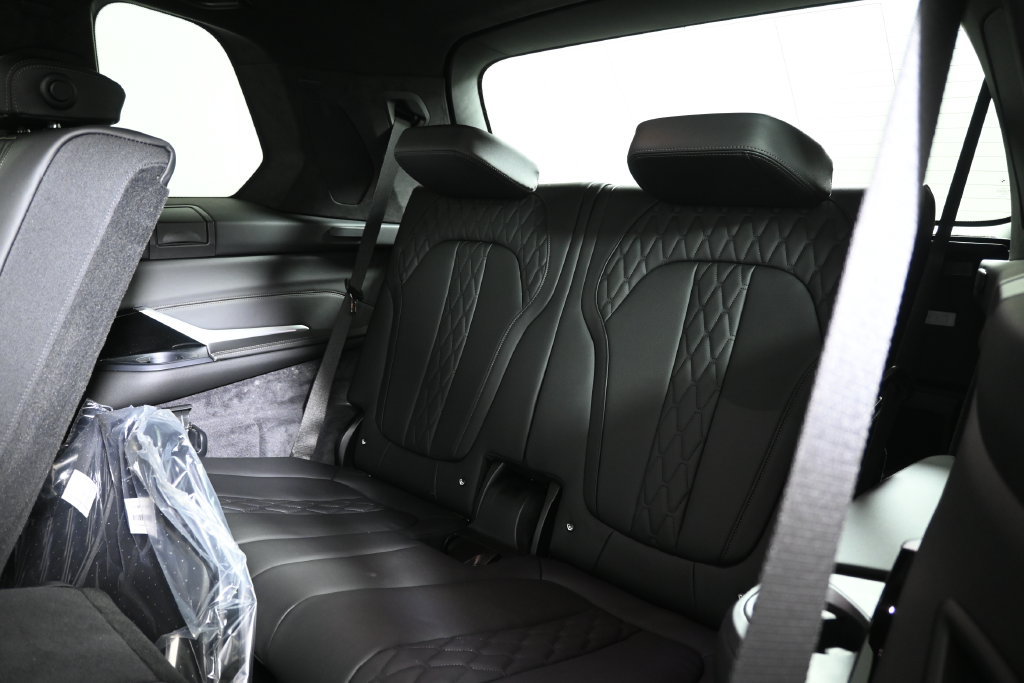 Used 2027 BMW X7 M60i AWD/4WD image 33