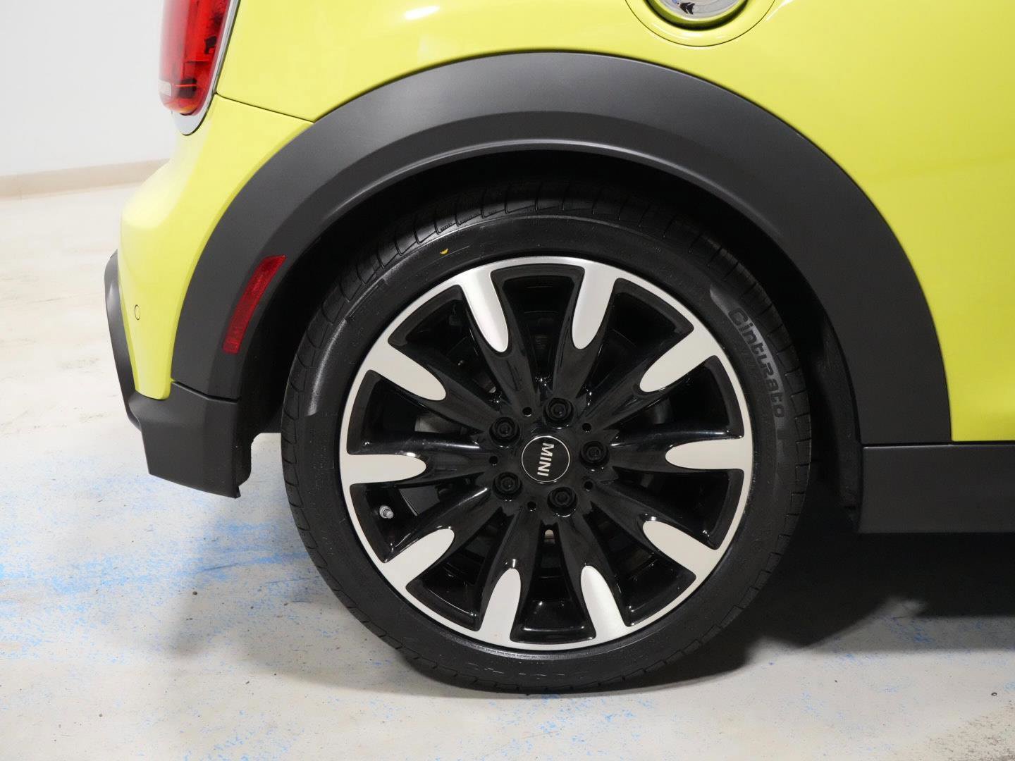 Certified 2024 MINI Cooper S FWD image 34