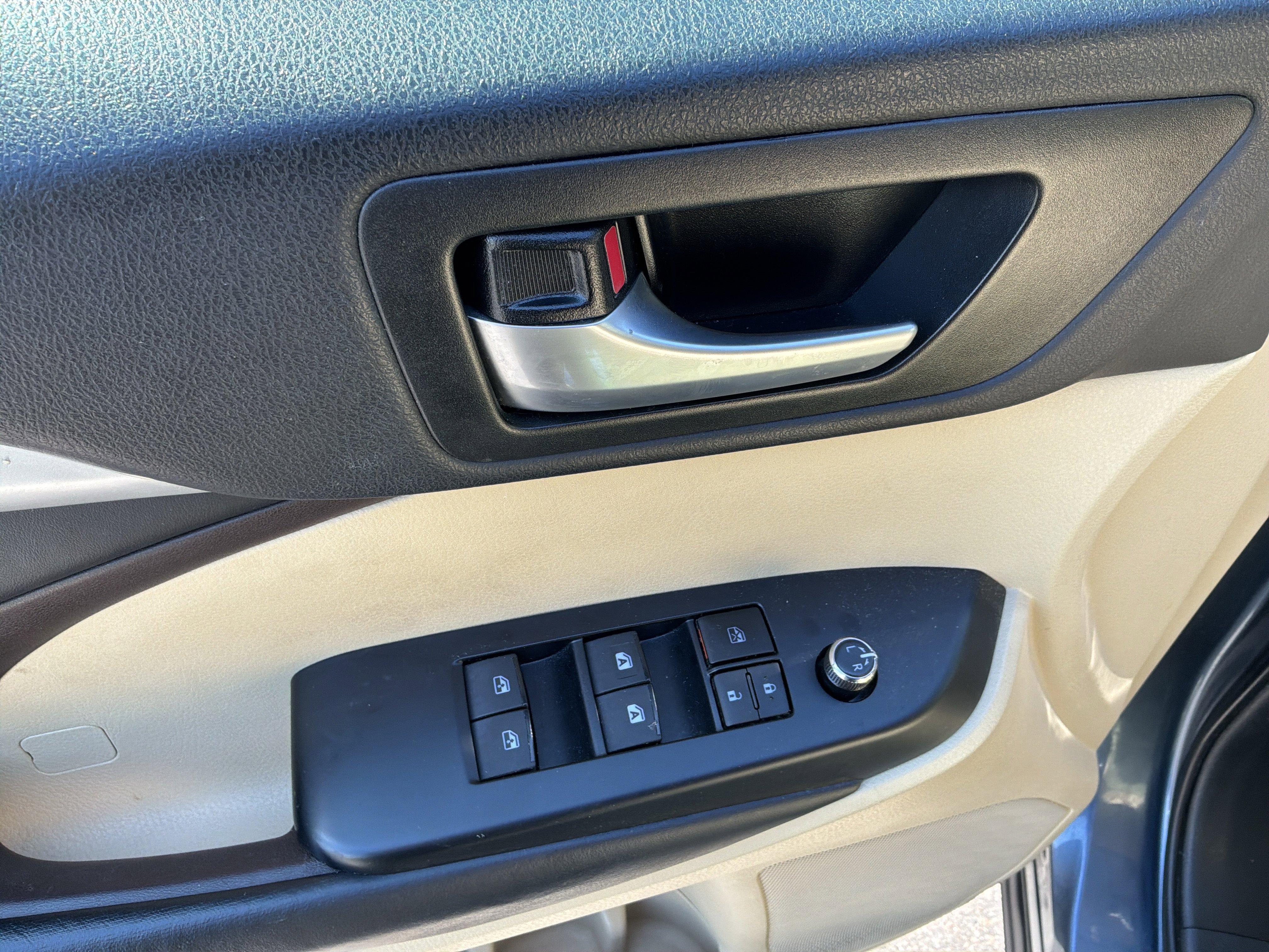 Used 2018 Toyota Highlander XLE image 15