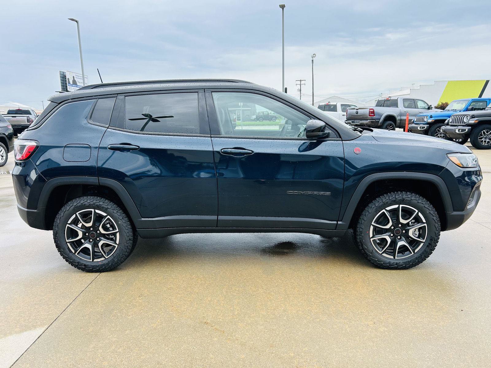 New 2026 Jeep Compass Trailhawk AWD/4WD image 38