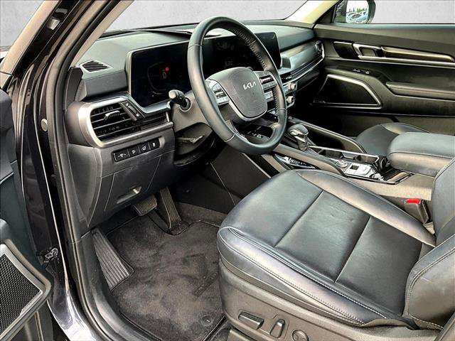 Used 2025 Kia Telluride S image 12