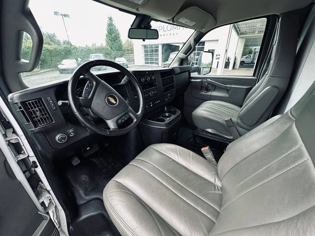 Used 2021 Chevrolet Express 4500 Extended w/ Power Convenience Package RWD image 16