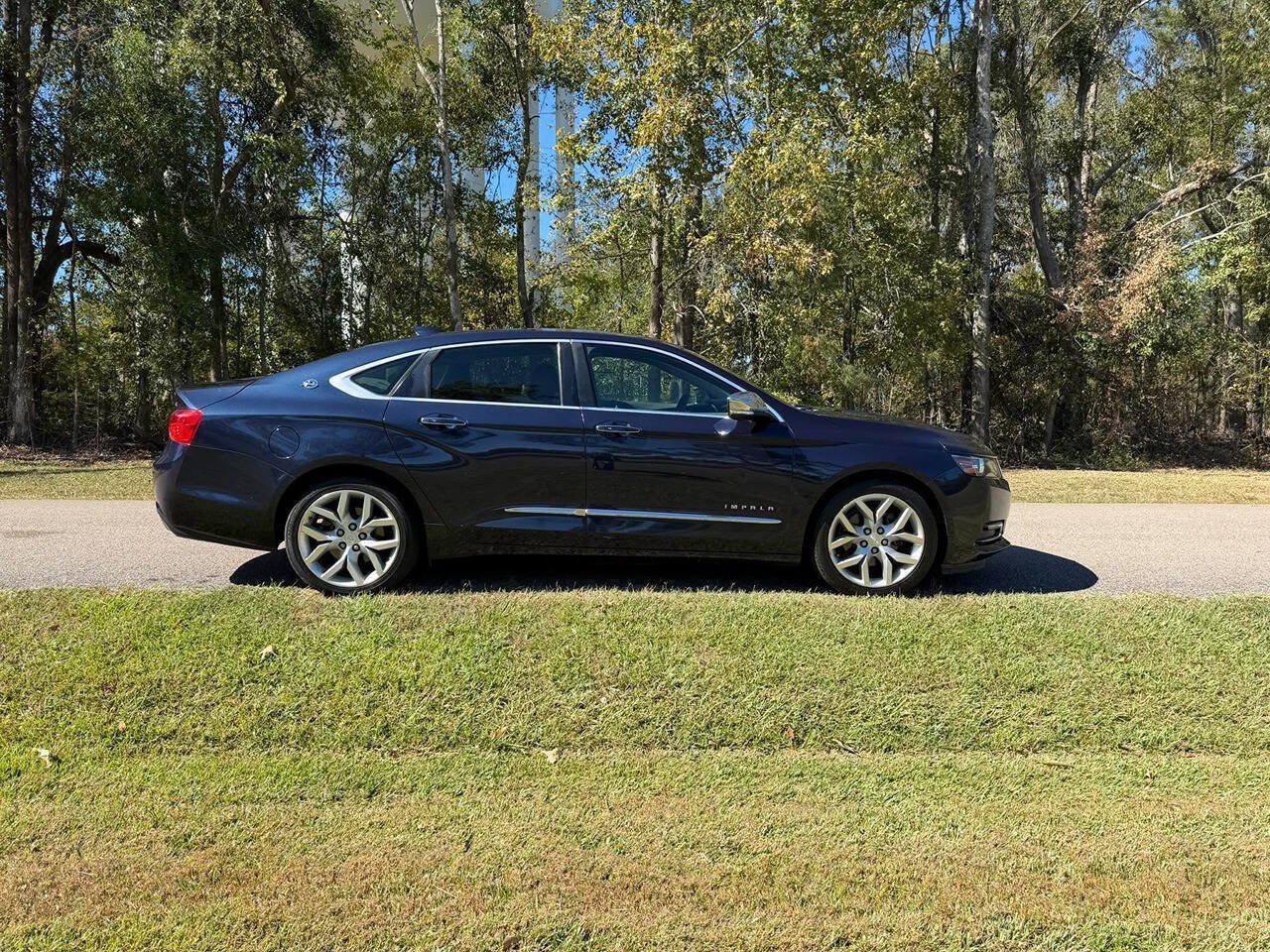 Used 2017 Chevrolet Impala Premier FWD image 8