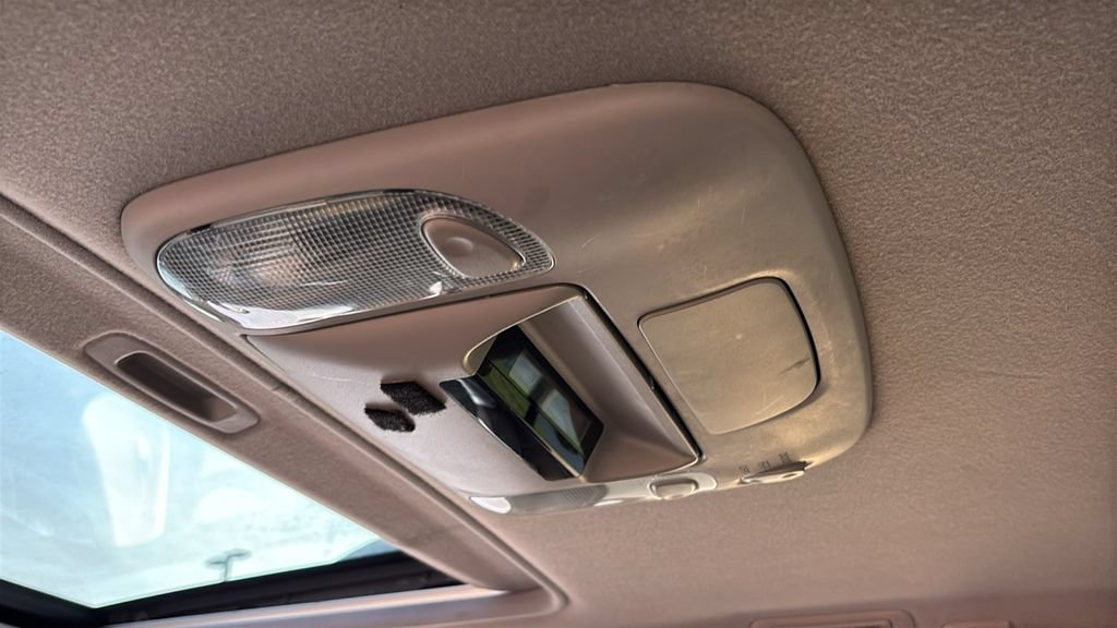 Used 2003 Toyota Sequoia Limited RWD image 9