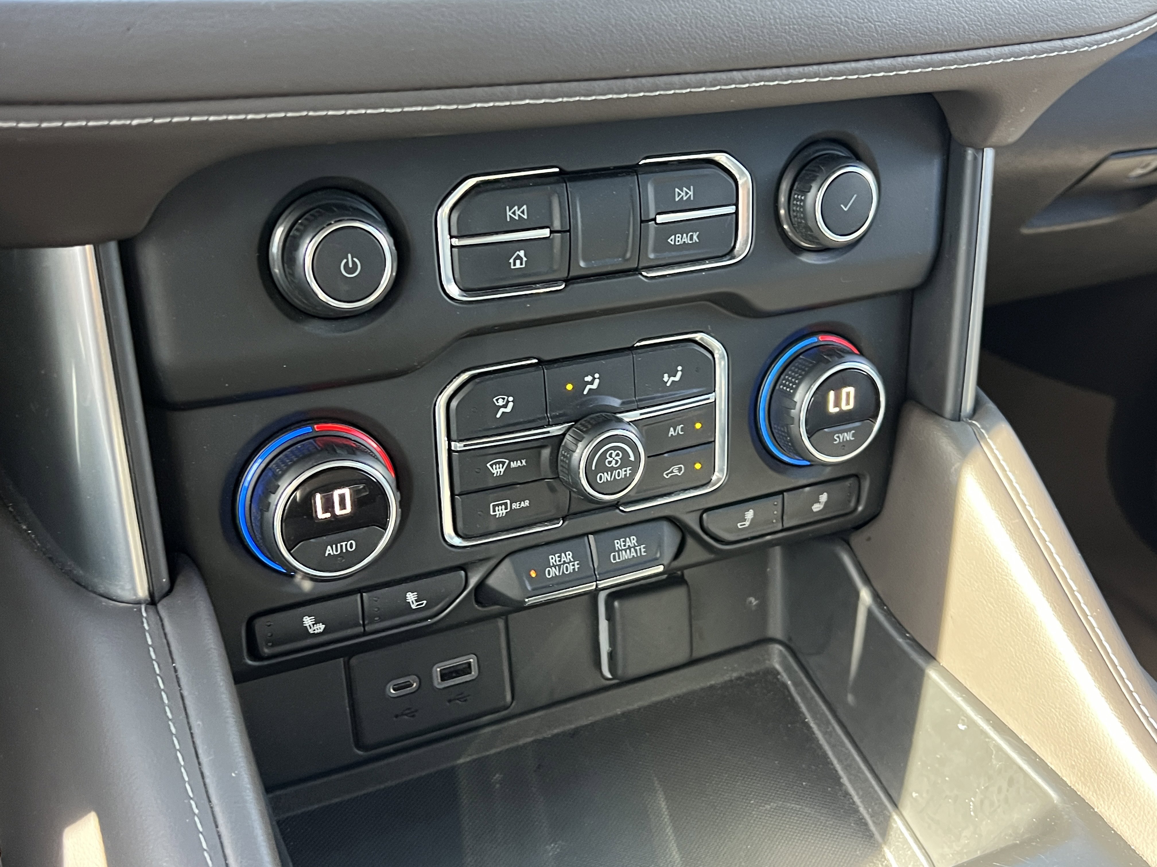 Used 2021 Chevrolet Tahoe LT w/ LT Signature Package image 33