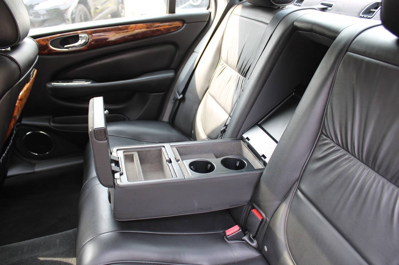Used 2007 Jaguar XJ8 L RWD image 37