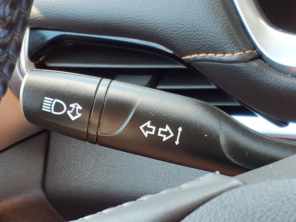 Used 2019 Chevrolet Traverse LT FWD image 26