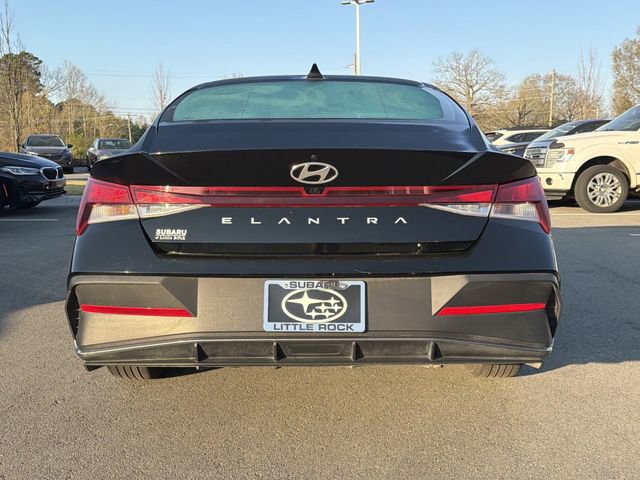 Used 2024 Hyundai Elantra SEL image 4