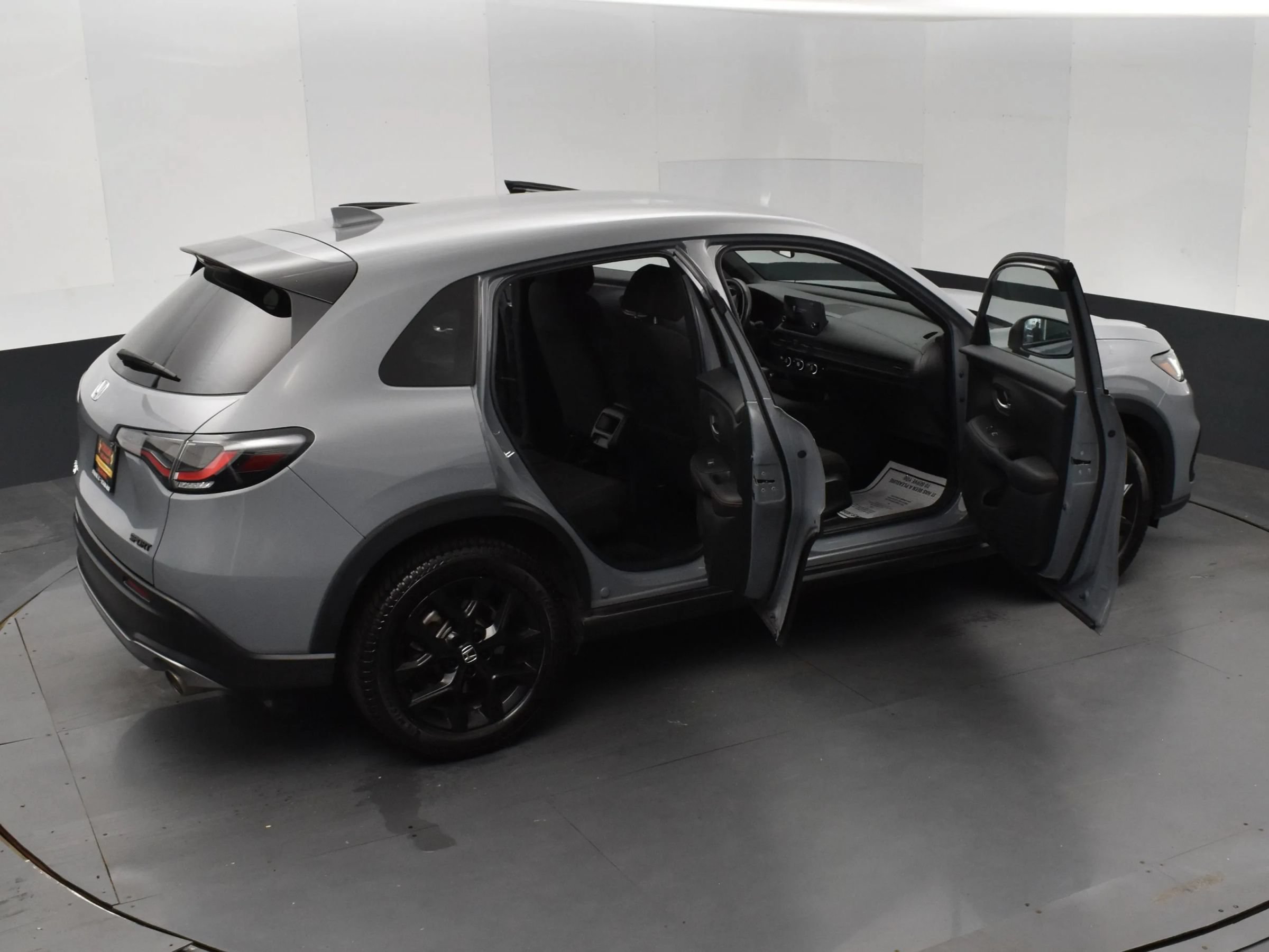 Used 2025 Honda HR-V Sport image 6