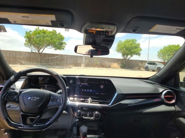 Used 2025 Chevrolet Trax RS w/ Driver Confidence Package FWD image 25