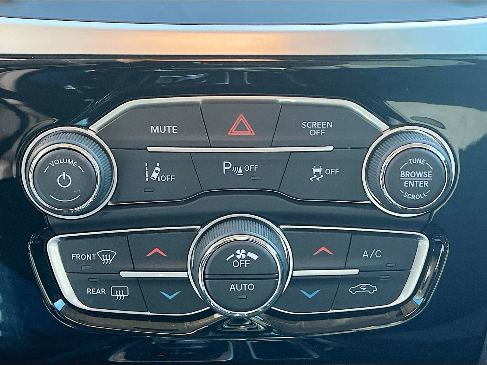 Used 2023 Chrysler 300 Touring w/ Safetytec Plus Group image 15