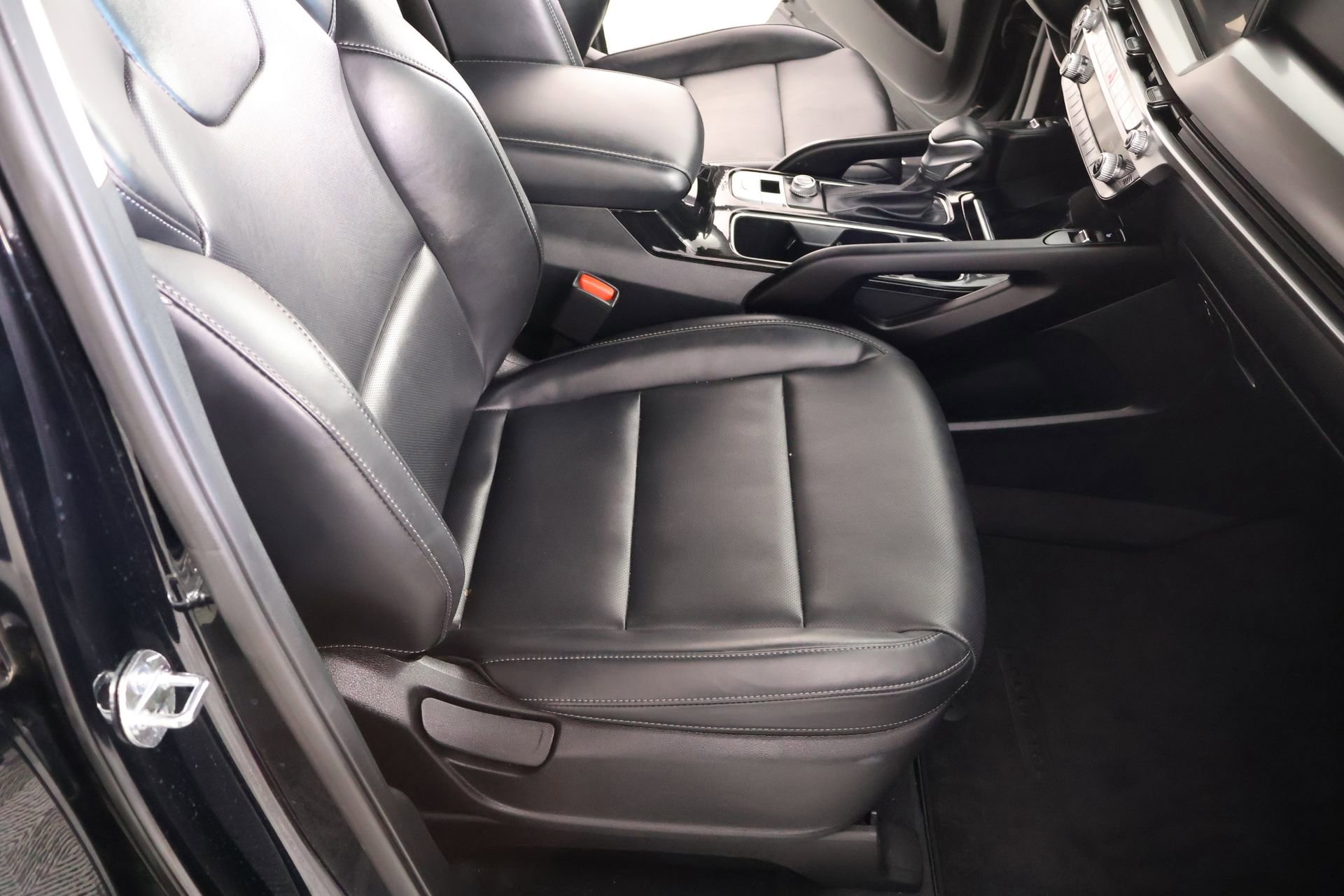 Used 2024 Kia Telluride S FWD image 15