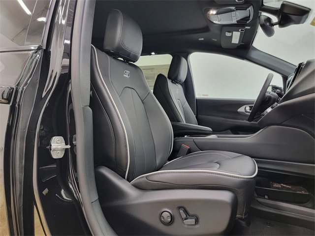 New 2026 Chrysler Pacifica Limited w/ S Appearance Package image 20