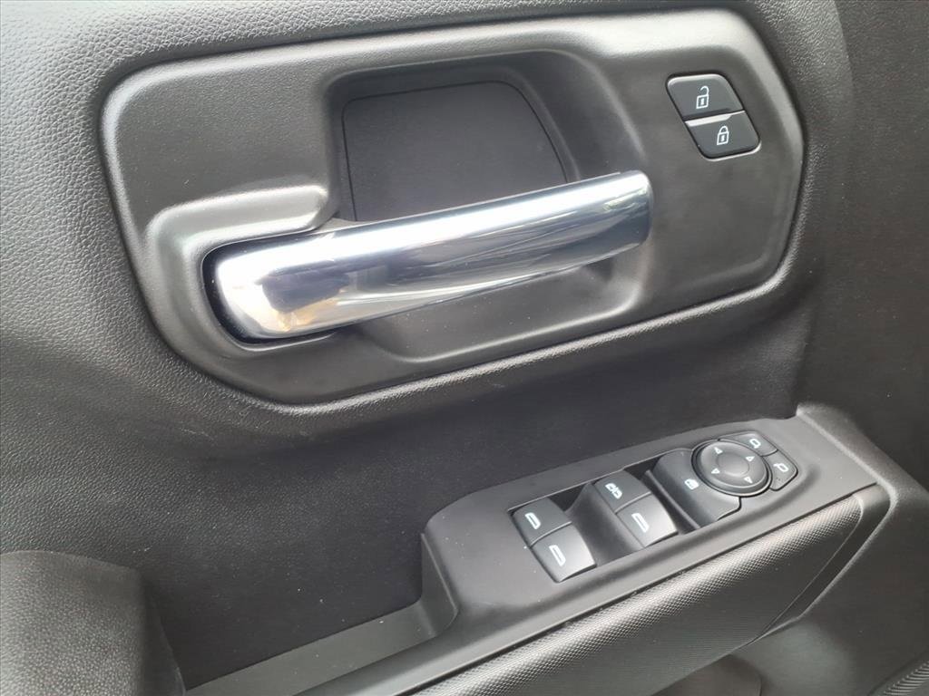 Used 2024 Chevrolet Silverado 1500 Custom image 17