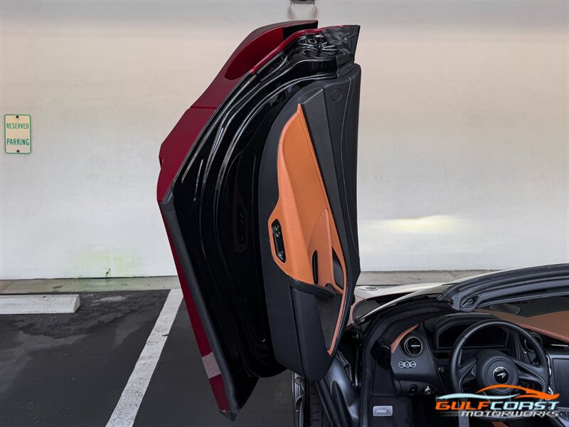 Used 2022 McLaren 720S Spider RWD image 28