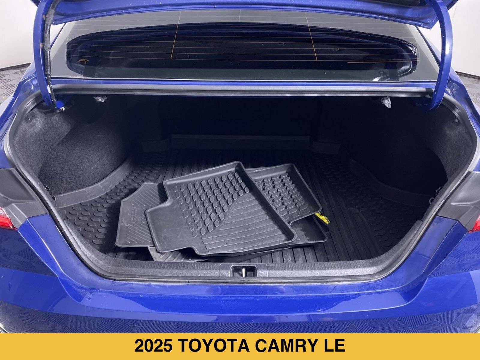 Used 2025 Toyota Camry XLE w/ Premium Plus Package AWD/4WD image 14