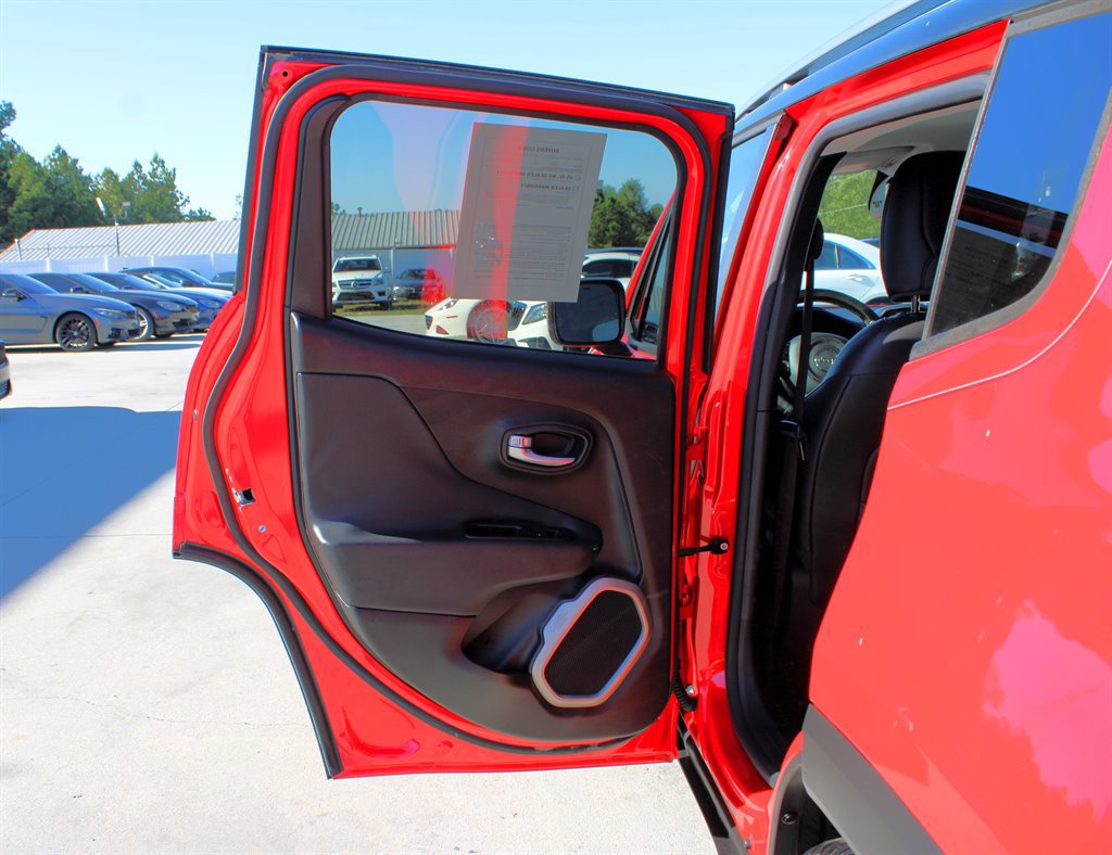 Used 2015 Jeep Renegade Limited image 26