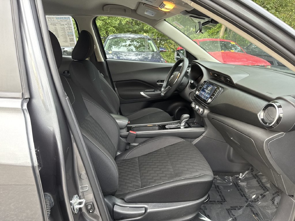 Used 2024 Nissan Kicks SV FWD image 25