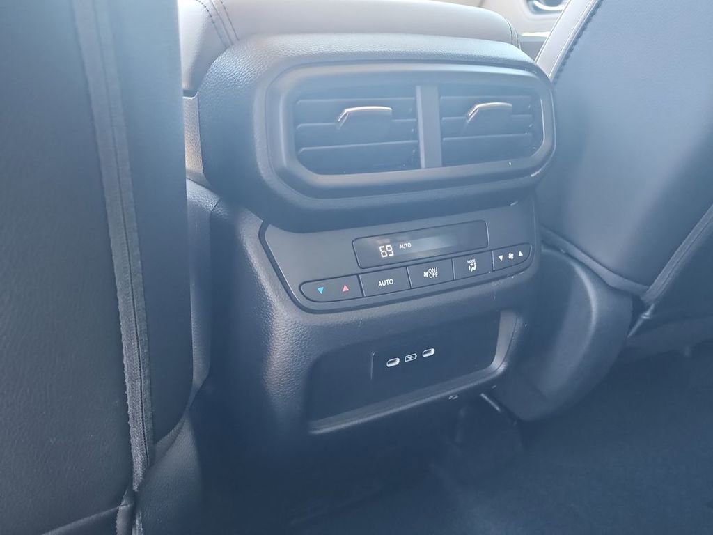 Used 2025 Honda Pilot EX-L image 20