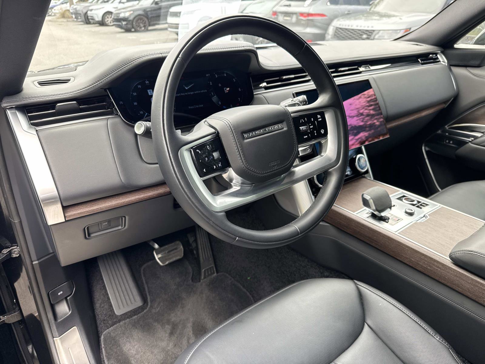 Used 2023 Land Rover Range Rover SE image 23