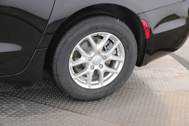 New 2026 Chrysler Pacifica Select image 14