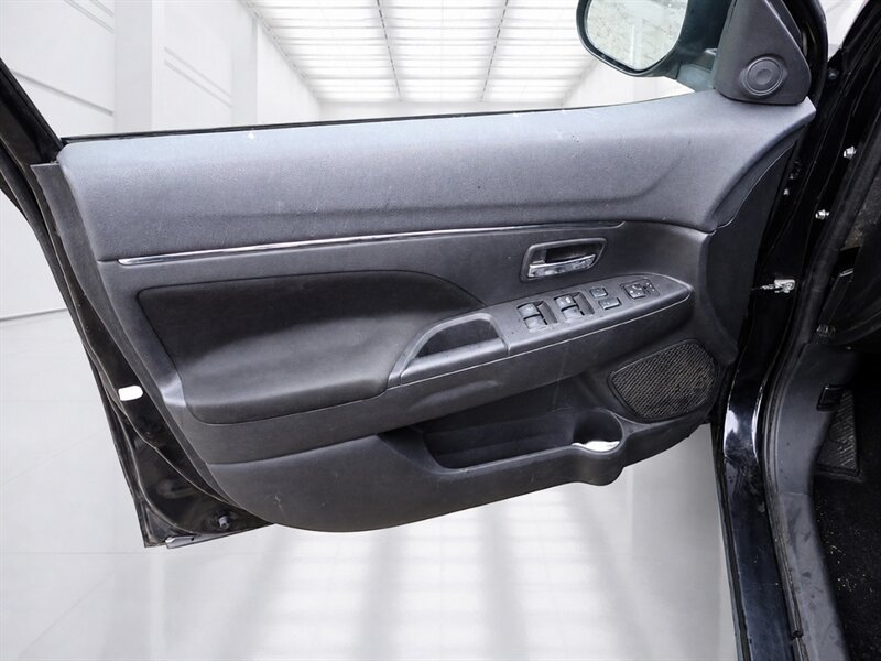 Used 2013 Mitsubishi Outlander Sport SE AWD/4WD image 26