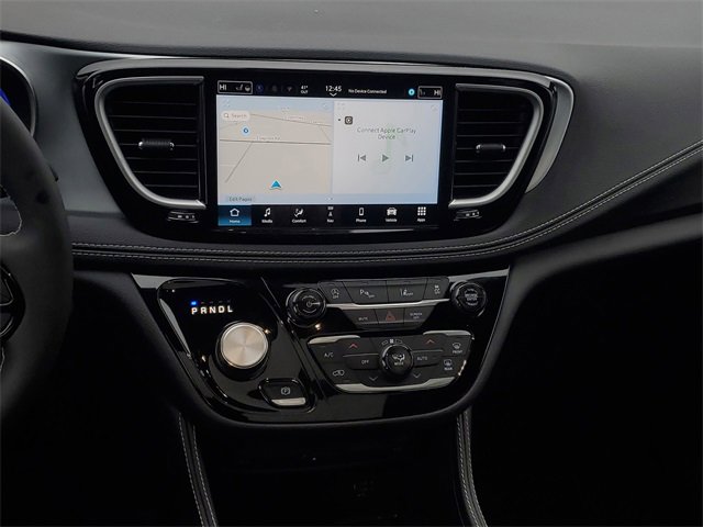 New 2026 Chrysler Pacifica Limited w/ Uconnect Theater Family Group image 15