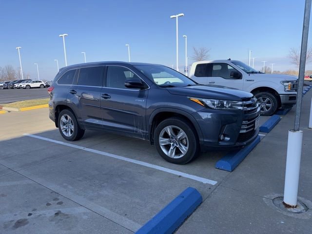 Used 2018 Toyota Highlander Limited image 3