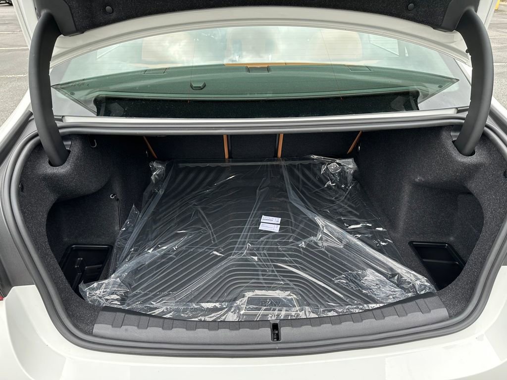 New 2026 BMW 330i Sedan w/ Convenience Package image 25