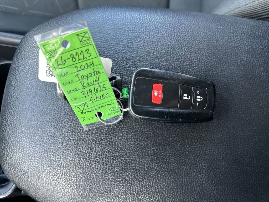 Used 2024 Toyota RAV4 XLE image 22