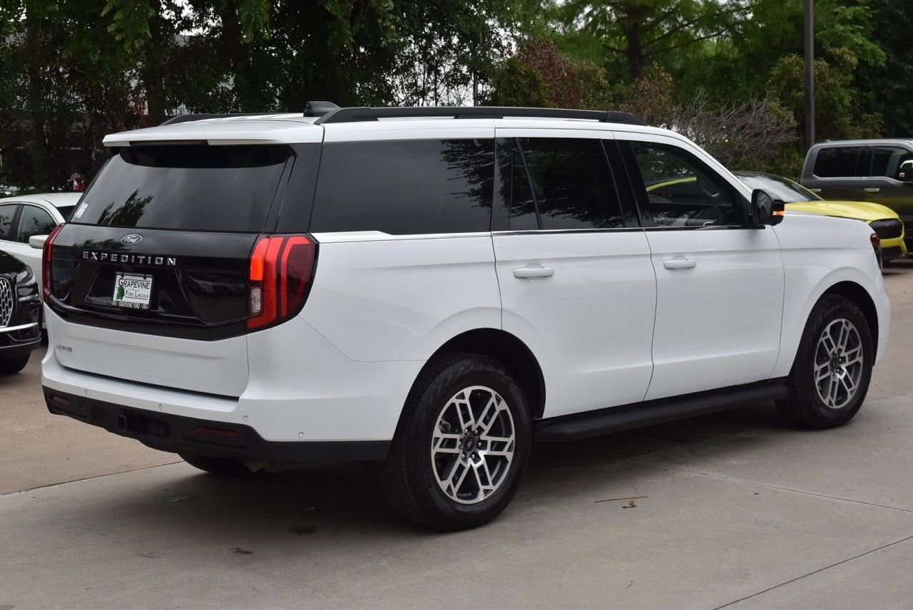 Certified 2025 Ford Expedition Active image 7