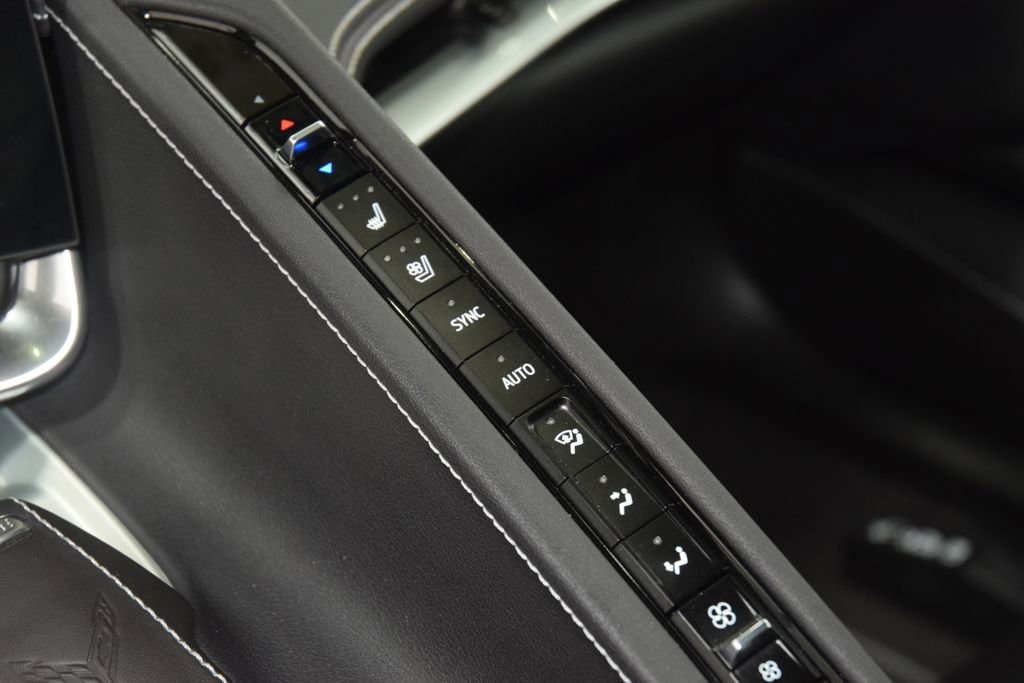 Used 2023 Chevrolet Corvette Stingray Preferred Cpe w/ Z51 Performance Package RWD image 30